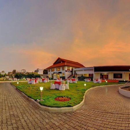 Hotel Kalyani Мисор Екстериор снимка