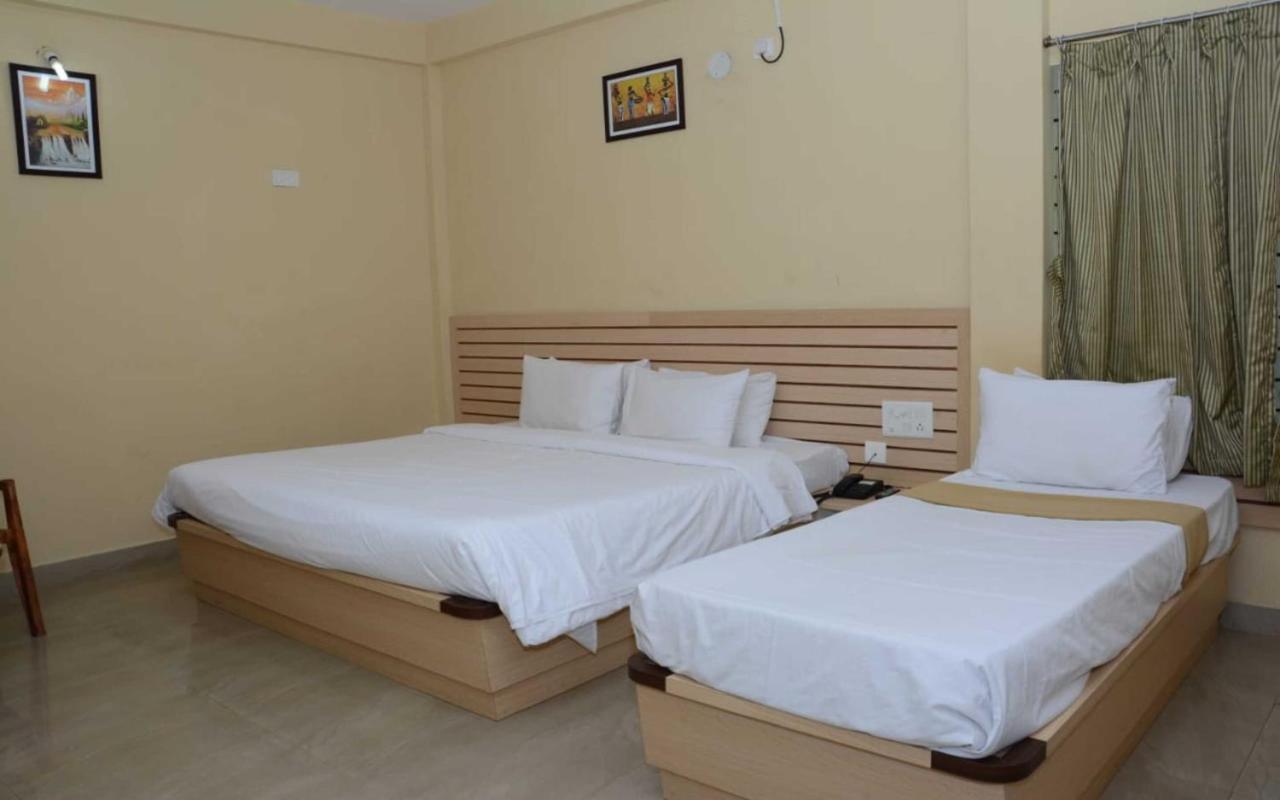 Hotel Kalyani Мисор Екстериор снимка