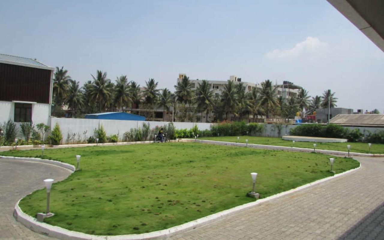 Hotel Kalyani Мисор Екстериор снимка