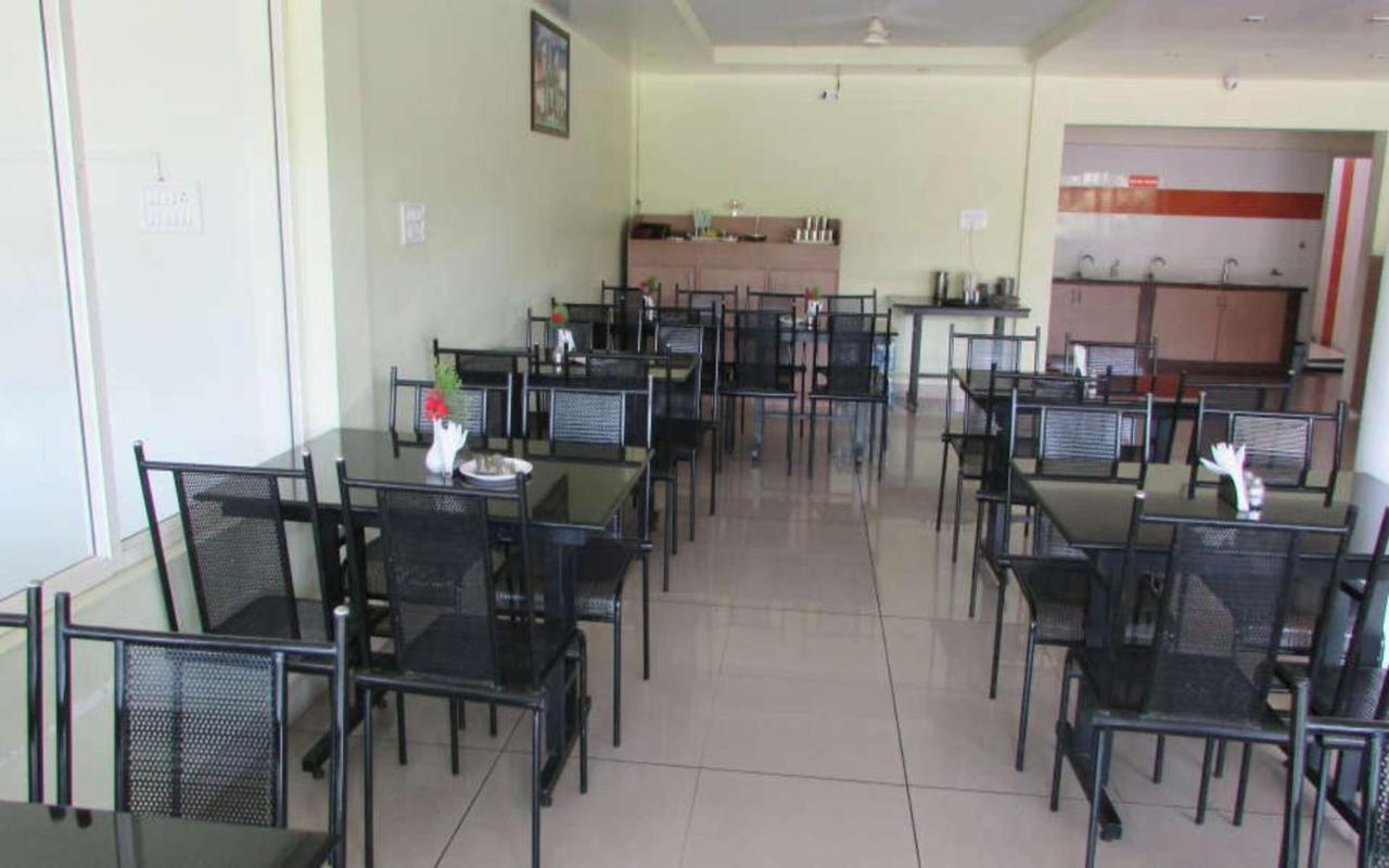 Hotel Kalyani Мисор Екстериор снимка