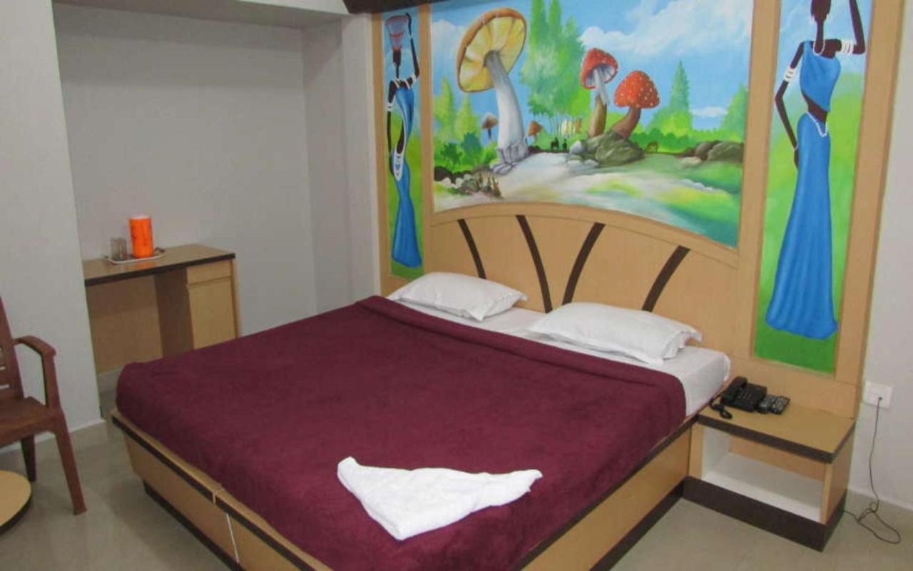 Hotel Kalyani Мисор Екстериор снимка