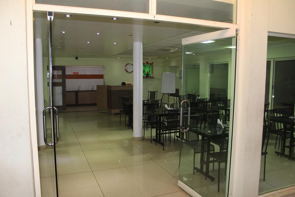 Hotel Kalyani Мисор Екстериор снимка