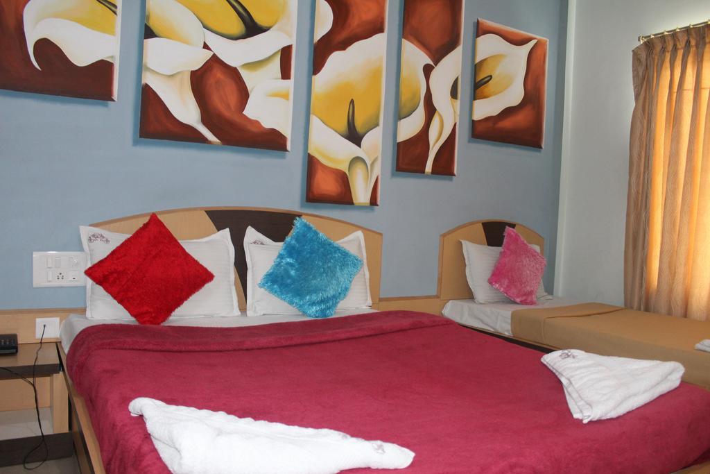 Hotel Kalyani Мисор Екстериор снимка