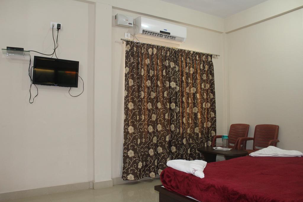Hotel Kalyani Мисор Екстериор снимка